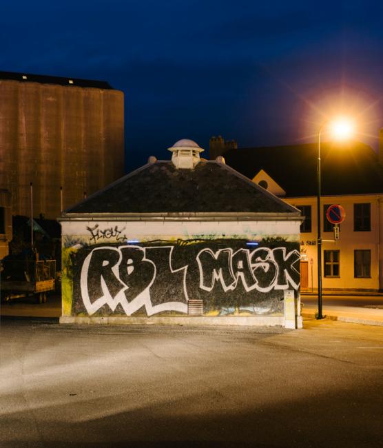 Carousel Image number 3